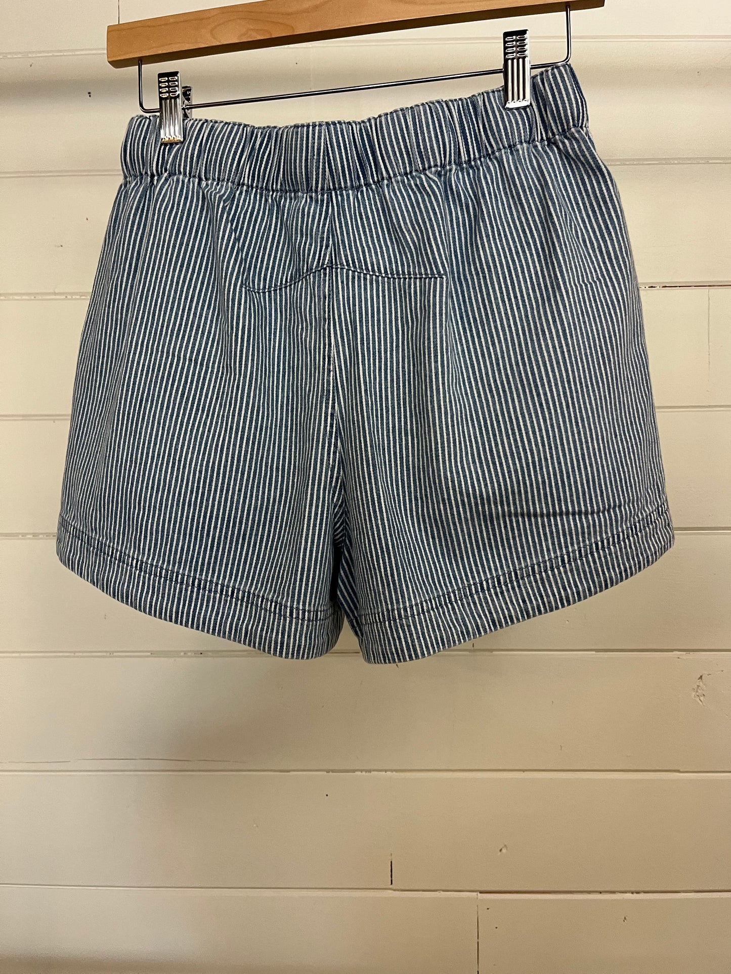 Curved Hem Striped Shorts