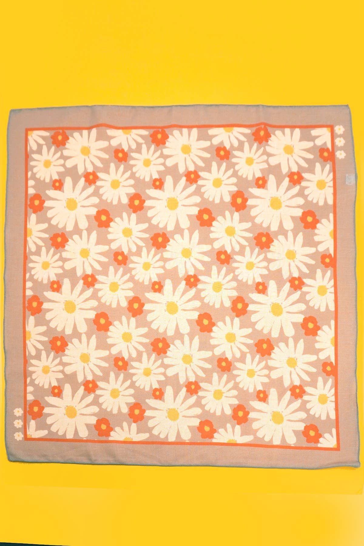 Daisy Print Silky Scarf