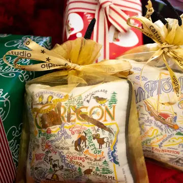 Mini UofO Pillow