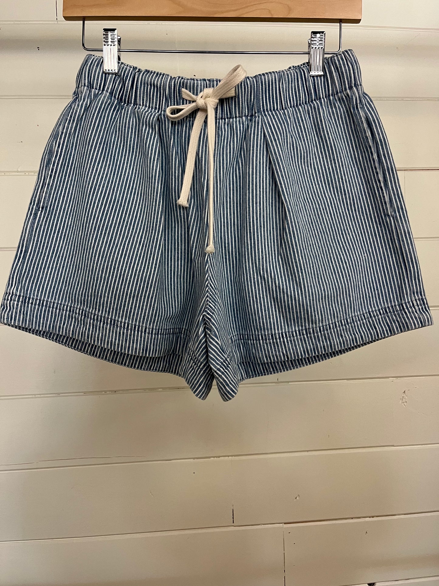 Curved Hem Striped Shorts
